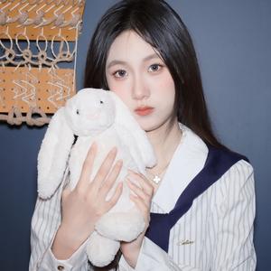 范厚薇